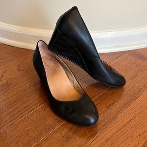 Vionic wedge heels- black 9.5